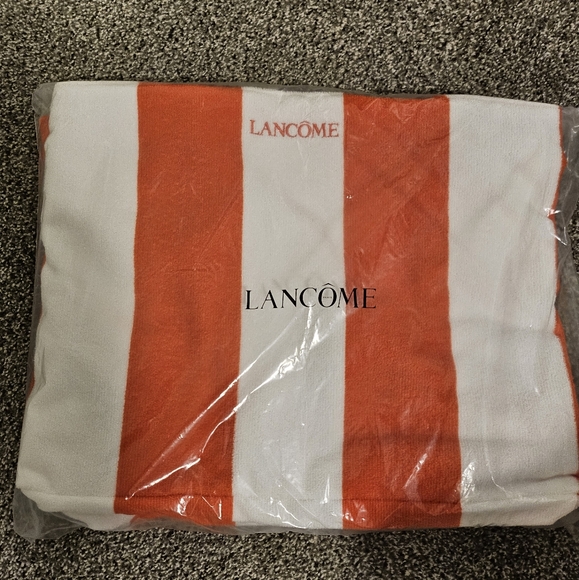 St Tropez Luxe Tan Tonic Drops and Lancome Beach Towel Tote Bag - Picture 4 of 7